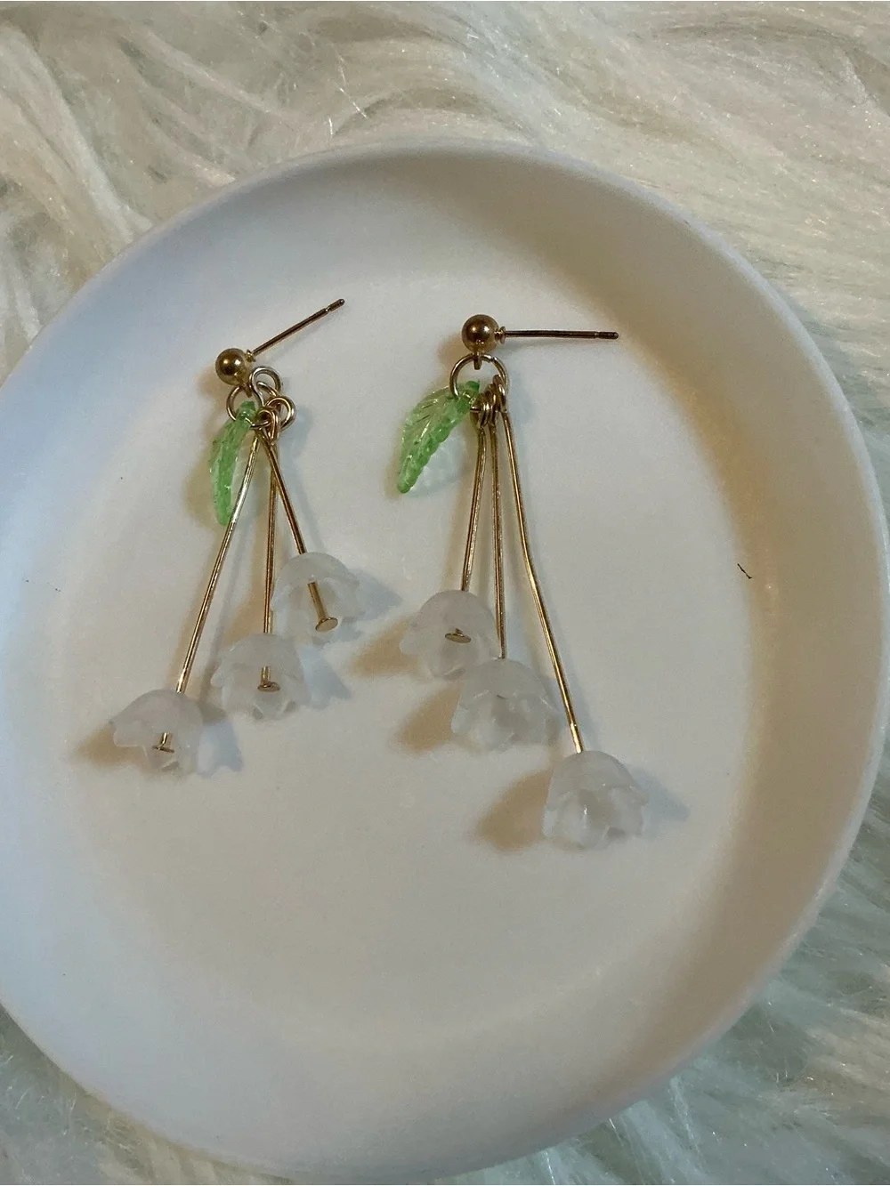 Elegant vintage retro tulip/floral dangle/drop earrings